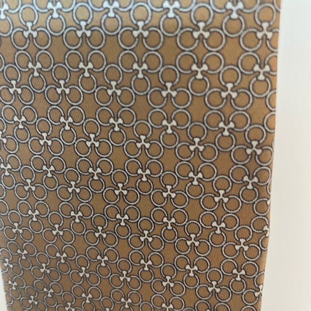 Gucci 100% silk tie- excellent condition